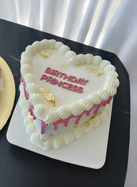 Love vanilla heart cake