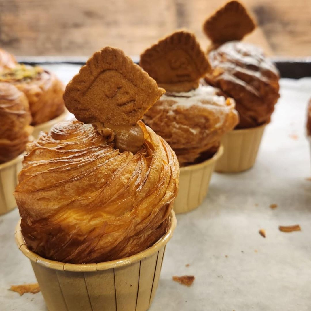 Lotus Biscoff Cruffin (Pack of 4) – Cruffin India